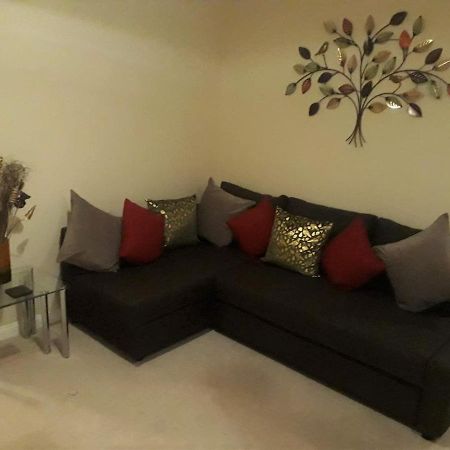 Airdrie Apartments Bagian luar foto
